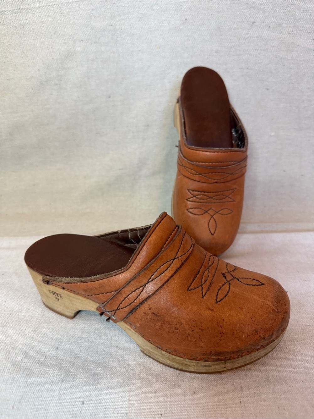Vintage Frye Tan Leather Embroidered Clog Mules